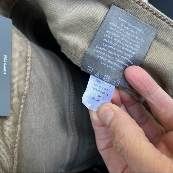 Torrid Jegging Skinny Super Soft High-Rise Jeans In Python Tan NWT Sz 16R - Picture 5 of 14